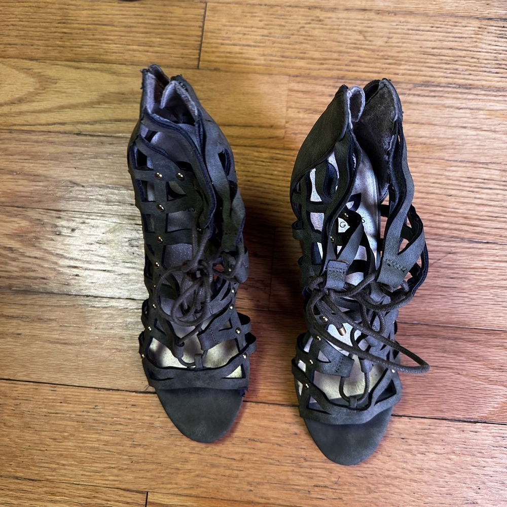 G by Guess Khaki Cutout Block Heels - Picture 5 of 6